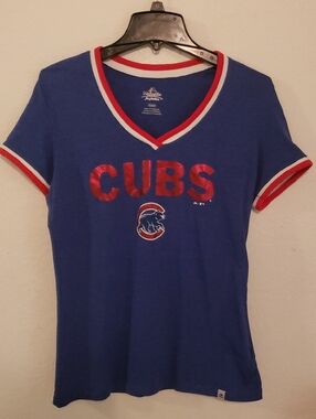 CUBS MLB v-neck Blue/red  Tshirt Women Med Red And White Stripes fan Merch